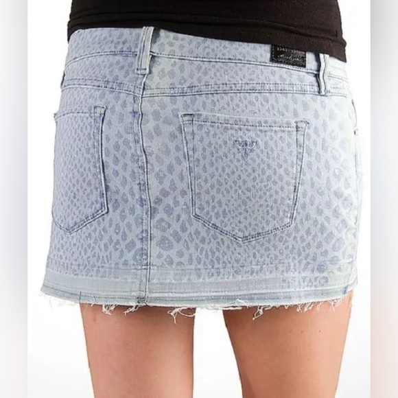 Guess Animal Print Cut-Off Denim Mini Skirt - Size 32 - Picture 7 of 7